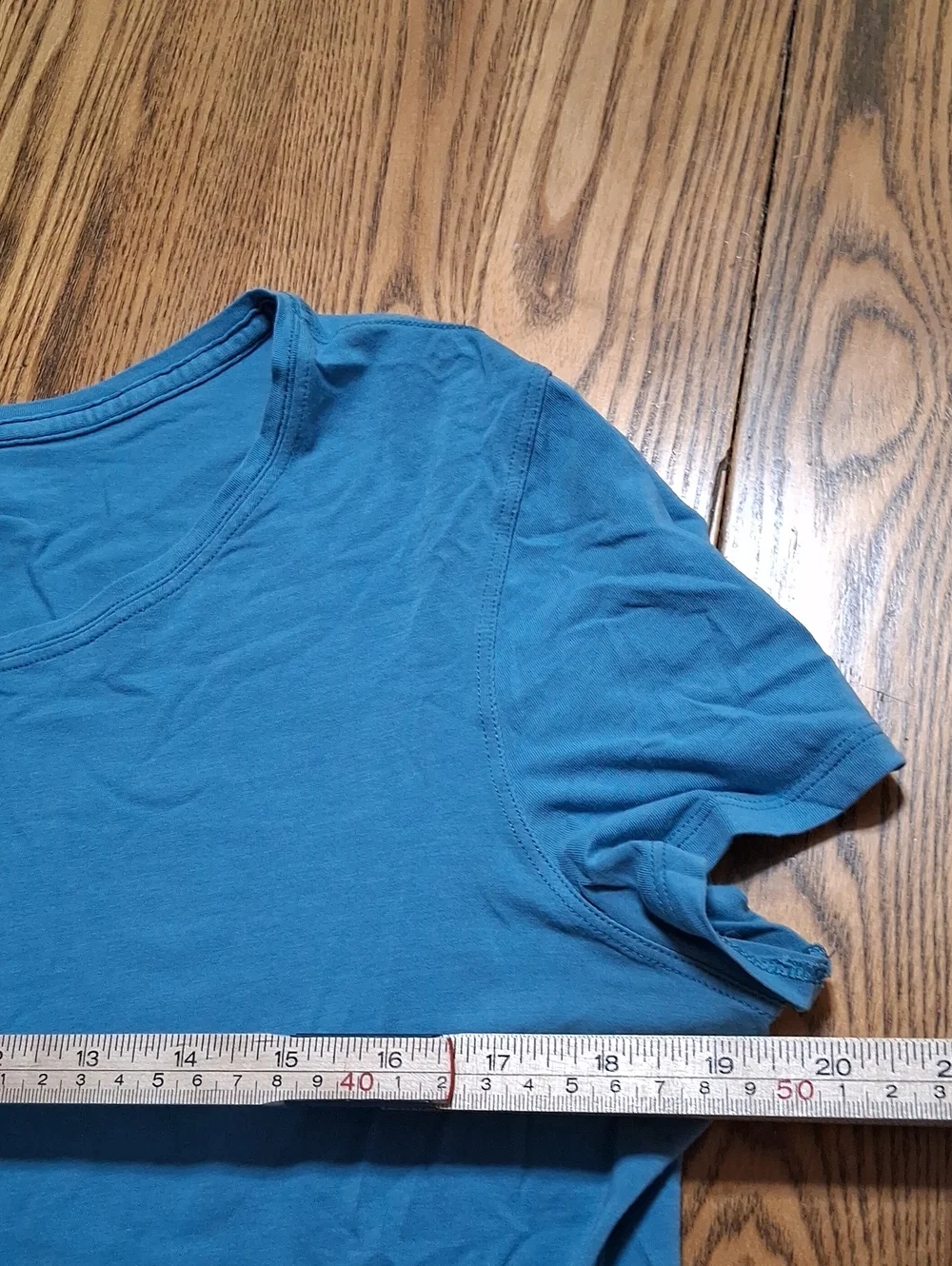 LULULEMON Women MEDIUM ?? Tee Top Shiry Used Preowned BLUE Exercise Workout